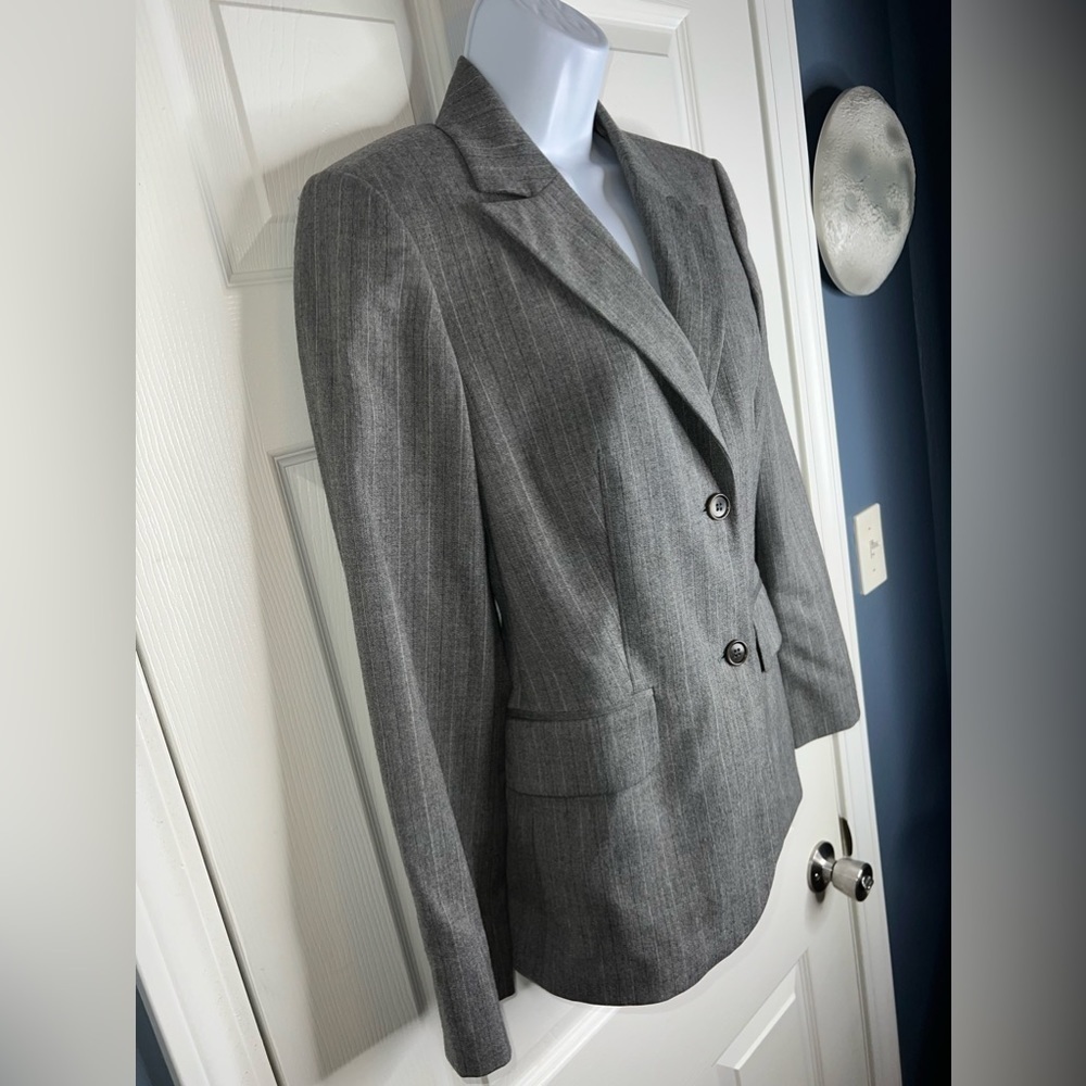 Sisley Womens IT 42 Virgin Wool Blazer Gray Pinstripe Suit Jacket US 6 M Italy - Picture 12 of 16